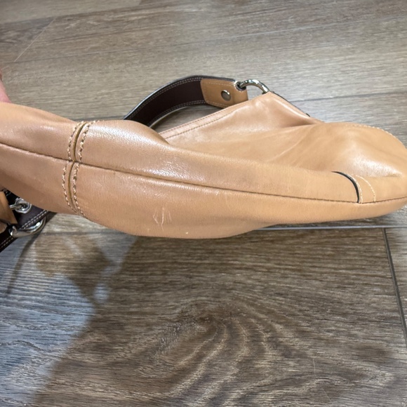 Vintage Coach Soho Tan Leather Hobo Shoulder Bag Zip Closure Pockets Designer - Picture 8 of 16